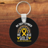 In september hebben we Gold Childhood Cancer Aware Sleutelhanger (Voorkant)