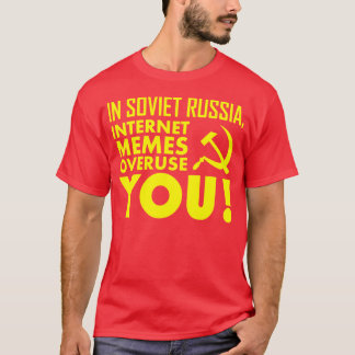 IN SOVIET RUSLAND, OVERGEBRUIK DE INTERNETMELDEN U T-SHIRT