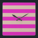 In te stellen STRIPES roze Vierkante Klok<br><div class="desc">Kleurstrepen tegen achtergrondkleur die kan worden vervangen. Speel met verschillende achtergrondkleuren om een persoonlijke match te creëer!</div>