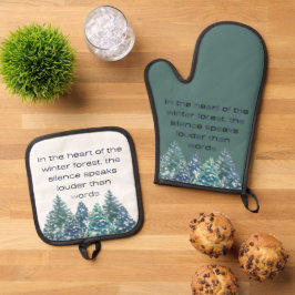 In The Heart Of The Winter Forest Decor For Home Ovenwant & Pannenlap Set