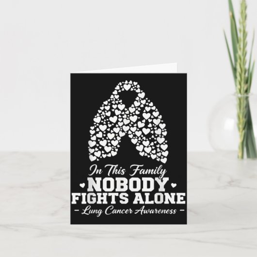 In This Family Nobody Fights Alone Lung Cancer Shi Kaart (Voorkant)