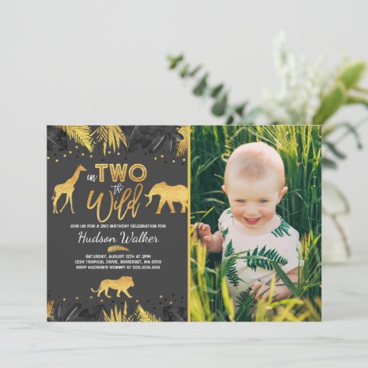 In twee delen van het Oerwoud van de uitnodiging t (Staand voorkant)