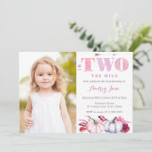 In TWO nodigt de wilde 2e verjaardag uit met pompo Kaart (Staand voorkant)