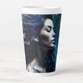 Inademen en loslaten | Mooie etherische vrouw Latte Mok (Voorkant)