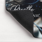 Inademen en loslaten | Mooie etherische vrouw Muismat (Hoek)