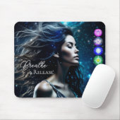 Inademen en loslaten | Mooie etherische vrouw Muismat (Met muis)