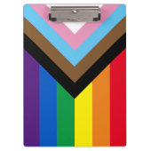 Inclusief vlag voor homodiversiteit bij regenboogb klembord (Voorkant)