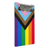 Inclusief vlag voor homodiversiteit bij regenboogb mini klembord (Schuin)