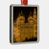 INDIA, Karnataka, Mysore: Majaraja's Palace Metalen Ornament (Rechts)