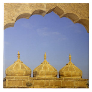 India, Rajasthan, Jaisalmer. Zandstenen koepels Tegeltje
