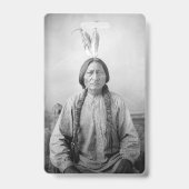 Indiaans icoon: Lakota leider Sitting Bull Badge (Achterkant)
