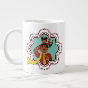 Indian Dad carrying his daughter on his shoulders Grote Koffiekop
