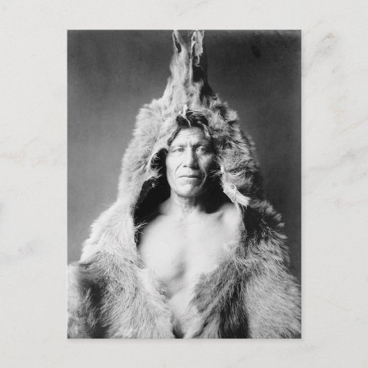 Indian Wearing Bearskin, 1908 Briefkaart (Voorkant)