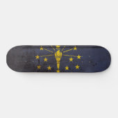 Indiana State Flag op Old Wood Grain Skateboard (Horizontaal)