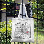 Indianapolis Love Locator Stadsplattegrond Bruilof Tote Bag<br><div class="desc">Een leuke canvas tas voor een bruiloft of een andere gelegenheid die plaatsvindt in de prachtige stad Baltimore, Maryland. Dit tas beschikt over een overhead kaart van het centrum van de stad in een zwart omzoomde boxteler. Op de top zit een korte welkomstgroet en de naam van de stad. Aan...</div>