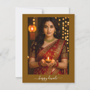 Indiase vrouw in traditionele Saree met Diya Lam Briefkaart