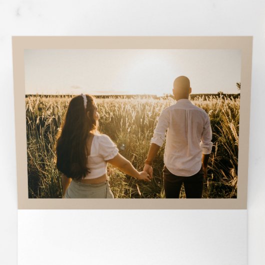 INDIE Boho Creamy Beige Earth Tone Weddenschap Drieluik Uitnodiging (Binnenzijde eerst)