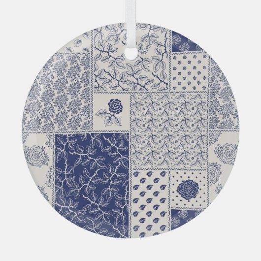 Indigo Blauw Beige Bloemen Patchwork Glas Ornament (Voorkant)