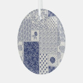 Indigo Blauw Beige Bloemen Patchwork Glas Ornament (Voorkant links)