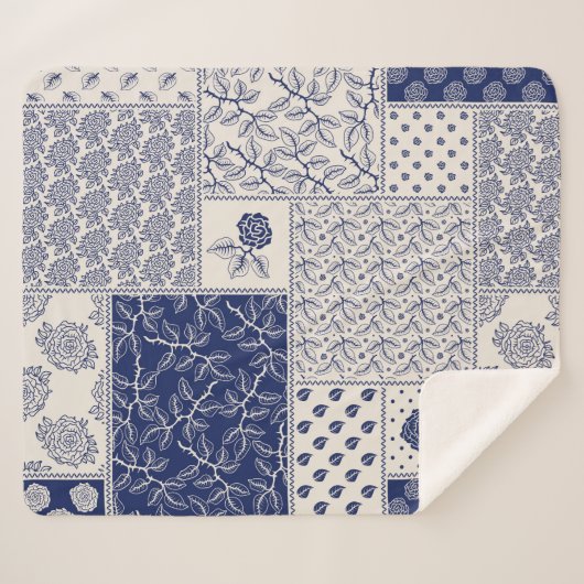 Indigo Blauw Beige Bloemen Patchwork Sherpa Deken (Voorkant (horizontaal))