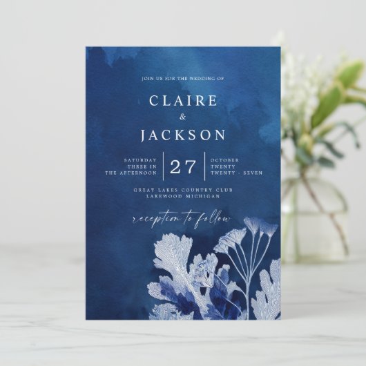 Indigo Blauwe Botanische bruiloft Kaart (Staand voorkant)