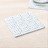 Indigo blauwe waterverf kruist het shibori-patroon kartonnen onderzetters (Schuin)