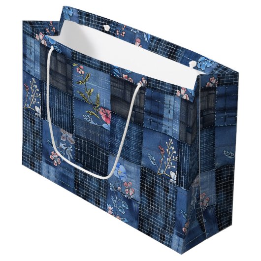 Indigo Bloemenpatchworkpatroon | Boho Denim Groot Cadeauzakje (Voorkant Gekanteld)
