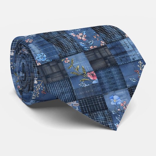 Indigo Bloemenpatchworkpatroon | Boho Denim Stropdas (Opgerold)