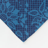 Indigo Blue Floral Faux Lace Pattern Fleece Deken (Hoek)