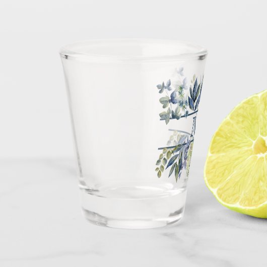 Indigo Blue Leaves Border Monogram Shot Glas (Links)