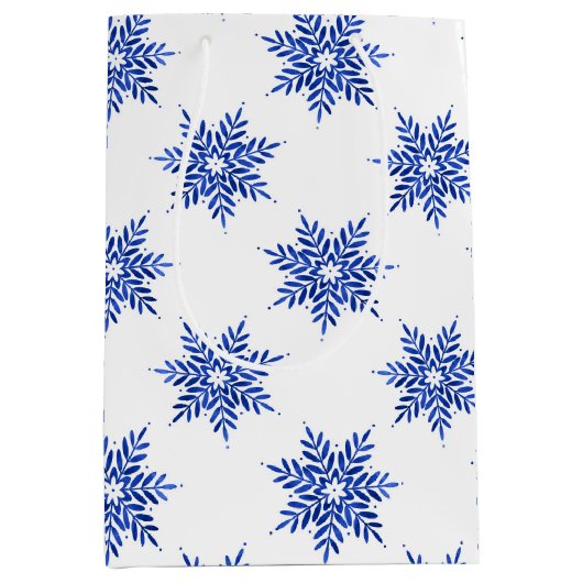 Indigo Blue Waterverf Snowflake Patroon Medium Cadeauzakje (Voorkant)