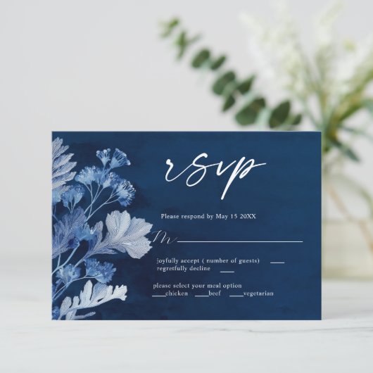 Indigo Botanical Blue Wedding RSVP Kaart (Staand voorkant)