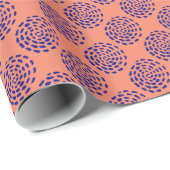 Indigo dark blue striped cirkels op zalm cadeaupapier (Rol Hoek)