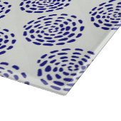 Indigo donkerblauw gestreept cirkelpatroon op wit snijplank (Hoek)