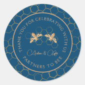 Indigo & Honeycomb Golden Bee Wedding Shower Ronde Sticker (Voorkant)