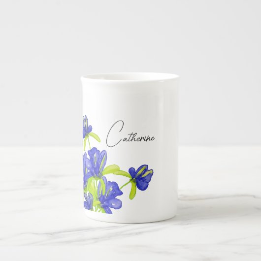 Indigo Iris Floral Waterverf Monogrammed Porselein Kop (Voorkant)