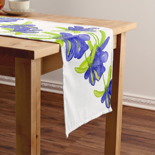 Indigo Iris Flowers Waterverf Handbeschilderd Lange Tafelloper (Voorbeeld)