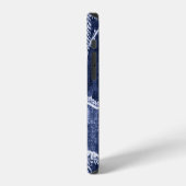 Indigo Patchwork: Getextureerde Geruite Elegantie iPhone Hoesje (Linkerkant)