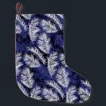 Indigopalmen Kleine Kerstsok<br><div class="desc">Witte palmbladeren op een indigo blauwe achtergrond,  gelaagd met meer blauwe palmbladeren. Perfect voor Aziatische,  cottage of strand thema kamers.</div>