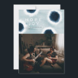 IndigoStippen Feestdagenkaart<br><div class="desc">Prachtige batik indigo stippen creëer een abstracte moderne vakantiekaart,  perfect voor je familiefoto. Deze kaart heeft ook een lichtblauwe achtergrond voor stropdas-kleurstof.</div>