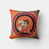 Indische bruiloft voor paren die bruidebruidebruin kussen (Voorkant)