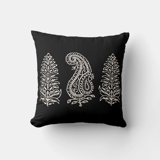 Indische Motif Handblock Print Light Cream on Blac Kussen (Voorkant)