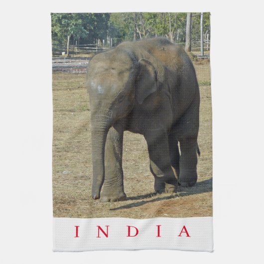 Indische olifant in het wilde uitzicht theedoek (Verticaal)