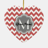 Indische Rode Chevron Floral Gray Monogram Keramisch Ornament (Achterkant)