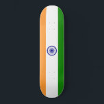 Indische vlag (India) (Zuid-Aziatisch land) (Bhara Persoonlijk Skateboard<br><div class="desc">Dit ontwerp is voorzien van de nationale vlag van India (officieel bekend als de Republiek India), een land in Zuid-Azië. India is de dichtstbevolkte democratie ter wereld. India deelt de landgrenzen met Pakistan in het westen; China, Nepal en Bhutan in het noorden; en Bangladesh en Myanmar in het oosten. In...</div>