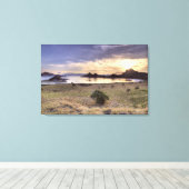 Indonesië, Nationaal Park Komodo. Zonnetijd op één Canvas Afdruk (Insitu (Houten vloer))