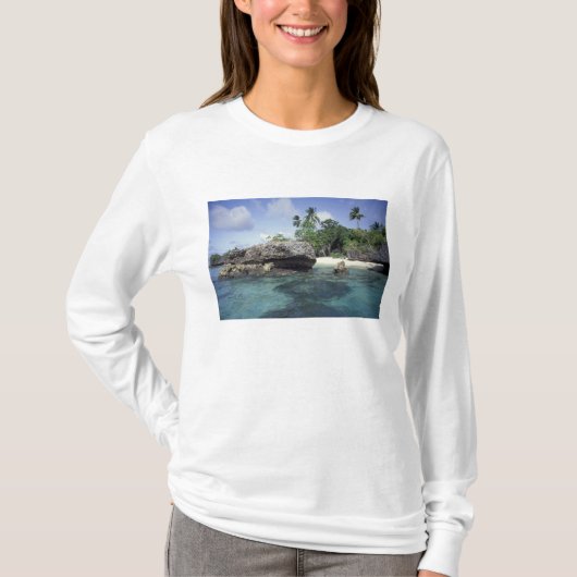 Indonesië. Rotsformaties langs de kust T-shirt (Voorkant)