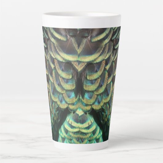 Indonesische Peacock Feathers Pattern Latte Mok (Voorkant)