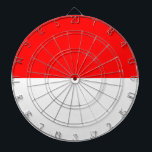 Indonesische vlag (Indonesië) Dartbord<br><div class="desc">Dit ontwerp is voorzien van de nationale vlag van Indonesië, een eilandstaat in Zuidoost-Azië en Oceanië, tussen de Indische en de Stille Oceaan. Het land is momenteel het veertiende land ter wereld, waar bijna 300 miljoen mensen wonen, waardoor het het op drie na meest bevolkte land ter wereld is. Het...</div>