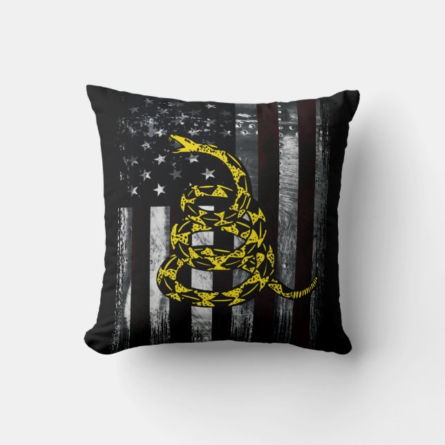 Industrial American Flag and Snake Clock Kussen (Voorkant)